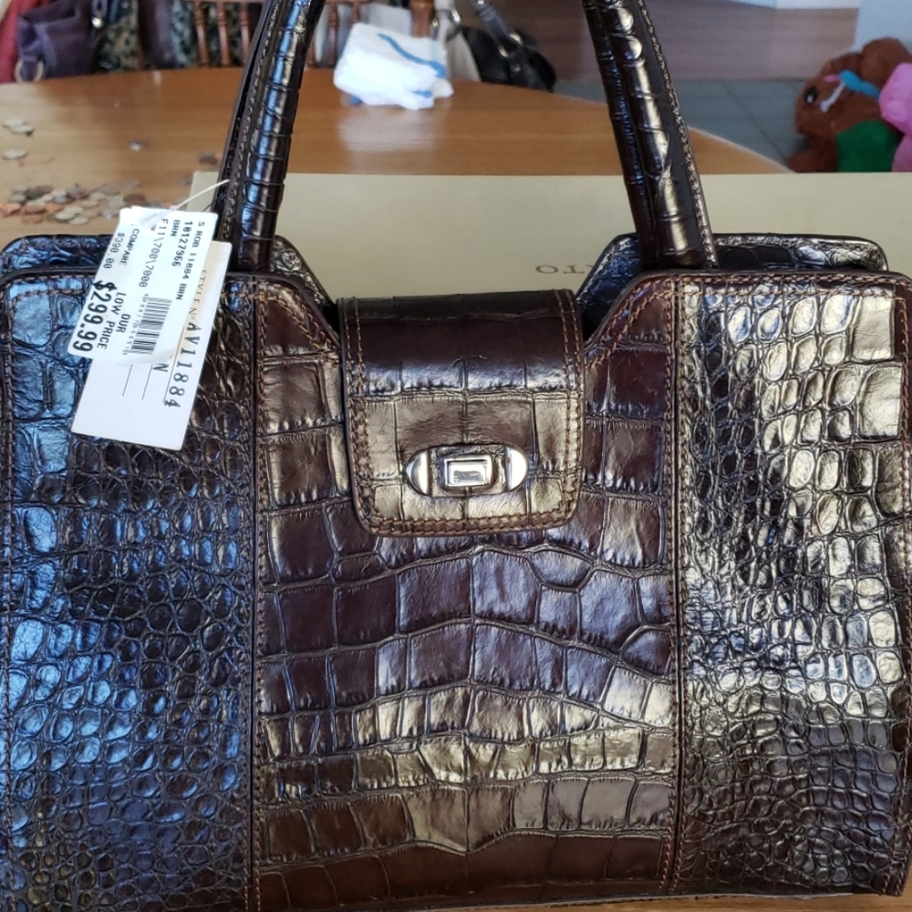Beautifully crafted leather handbag